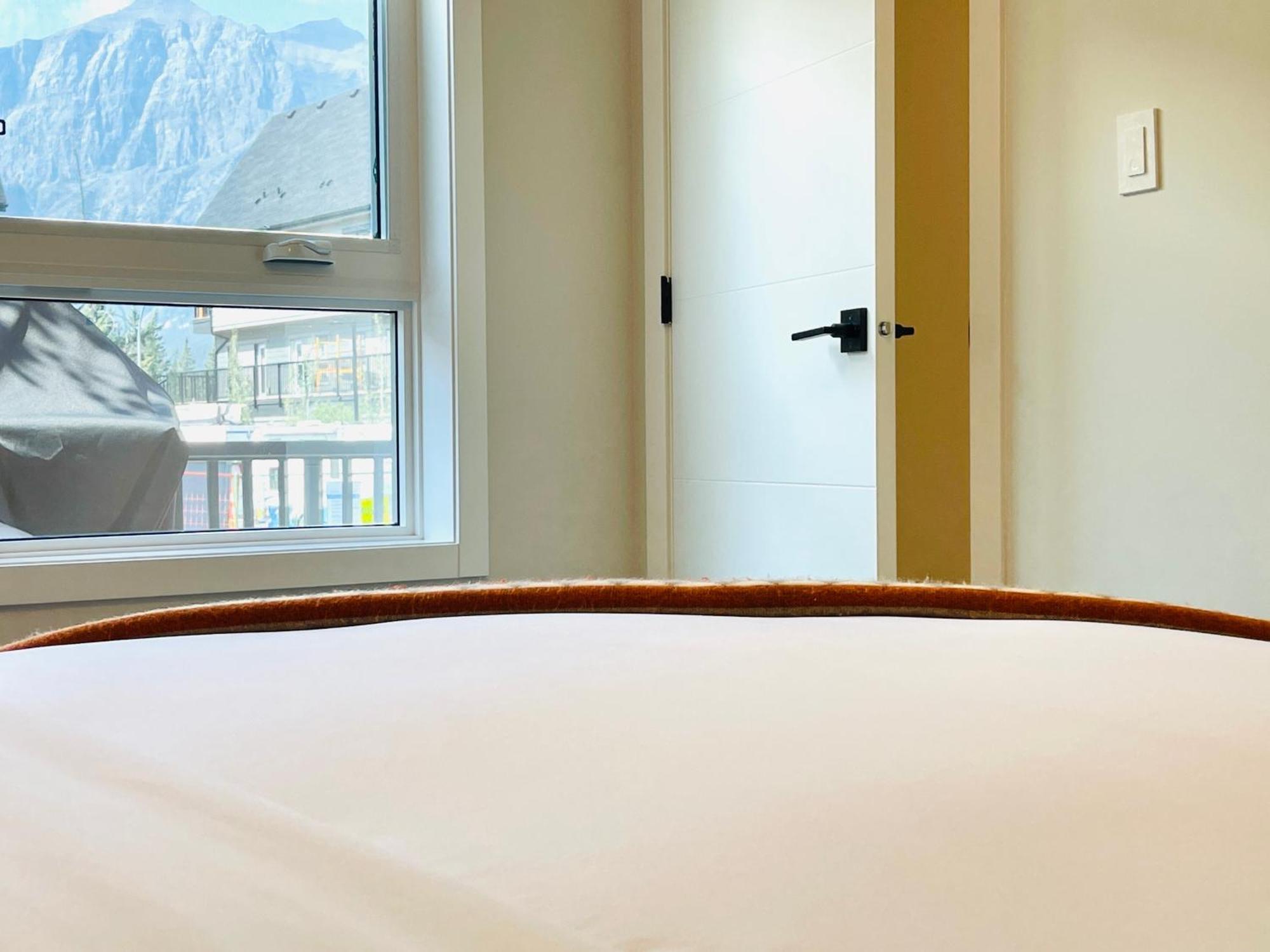 Joe'S Contemporary 2 King Bedrooms Vacation Home In Canmore Eksteriør billede